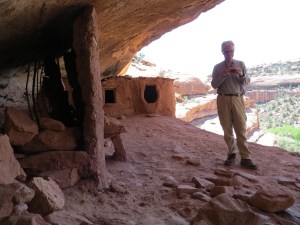 Outer area of ruin with small granaries overlooking the canyon